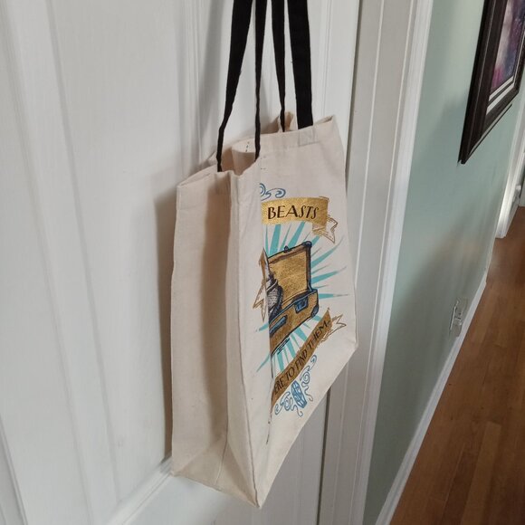 Harry Potter Fantastic Beasts Cotton Tote w/metallic gold accents - Picture 4 of 6